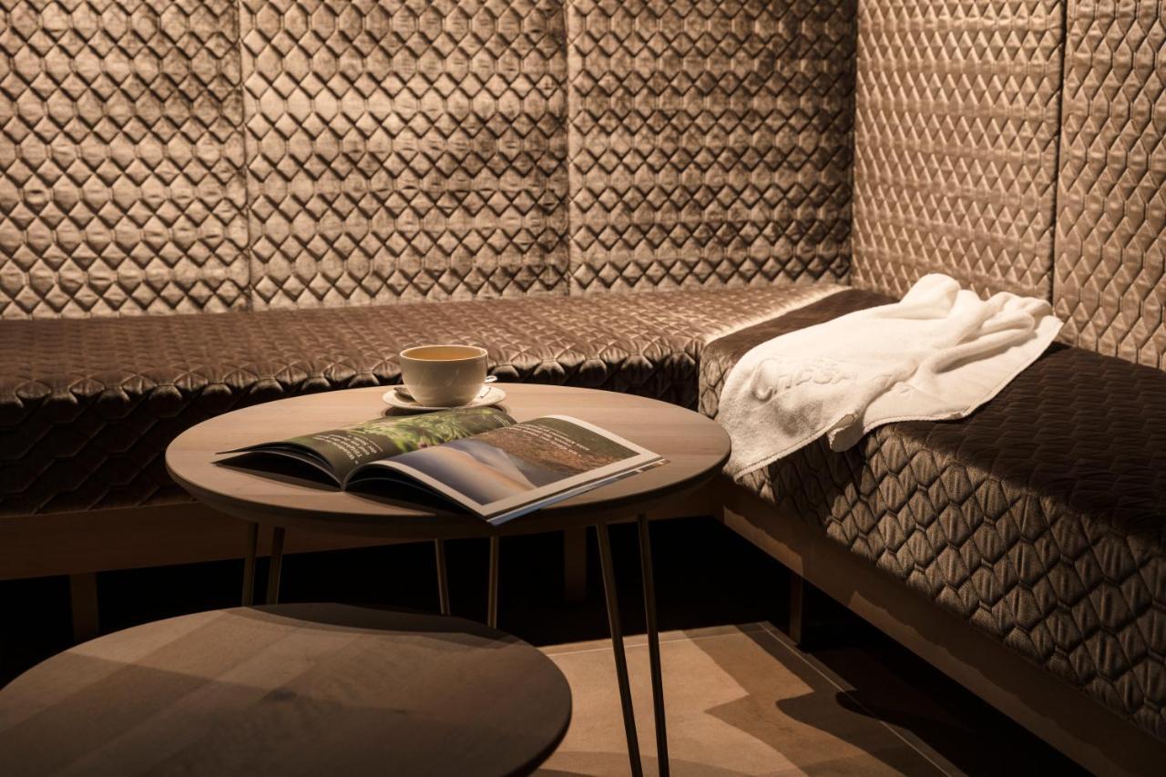 Hotel Chesa Monte 4Sterne Superior Фис Екстериор снимка