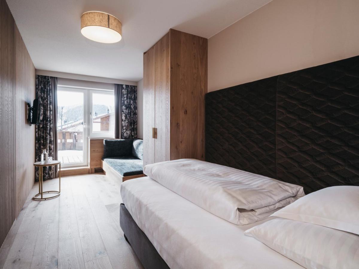 Hotel Chesa Monte 4Sterne Superior Фис Екстериор снимка