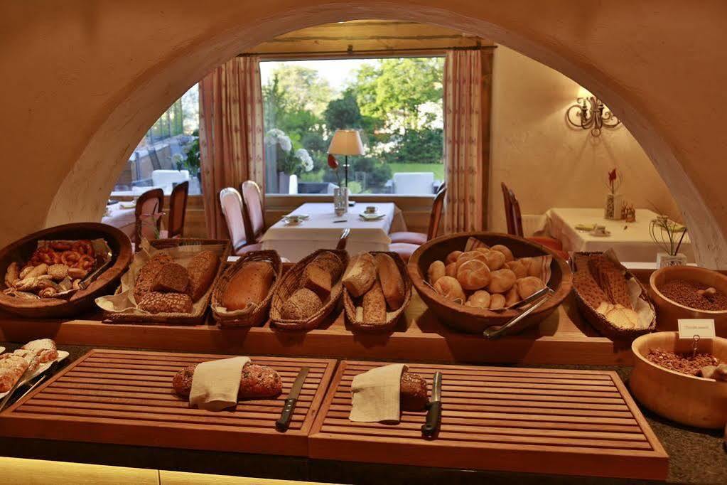 Hotel Chesa Monte 4Sterne Superior Фис Екстериор снимка