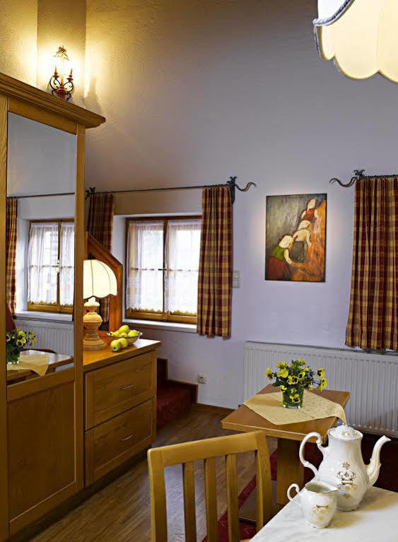 Hotel Chesa Monte 4Sterne Superior Фис Екстериор снимка